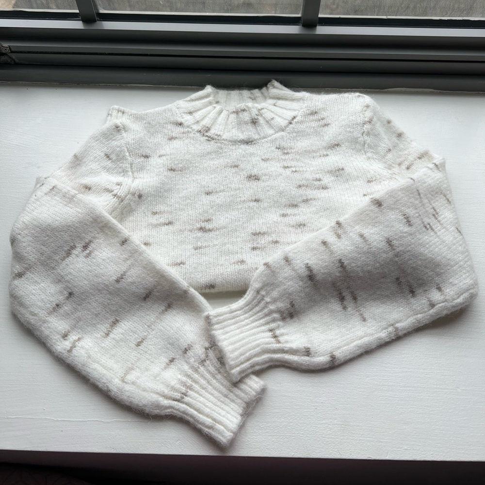 Soft, neutral patterned sweater from the Loft, never worn but no tags, XL